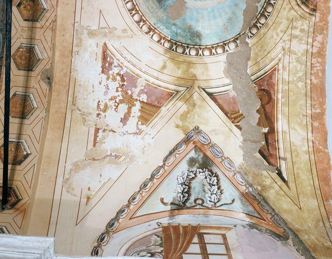 Peintures monumentales : Couronnement de la Vierge, colombe du Saint-Esprit, ornementation