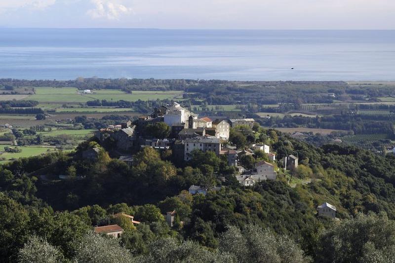 Vue d'ensemble du village.