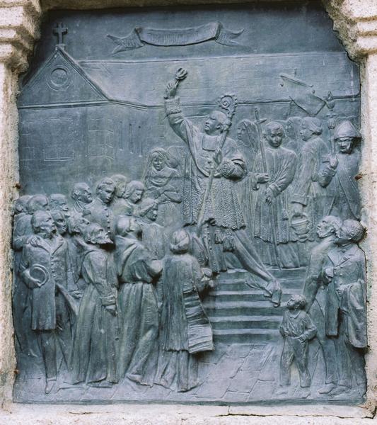 Vue d'ensemble du bas-relief illustrant la bénédiction du couvent Saint François de Vico.