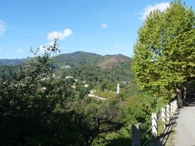 Vue d'ensemble, éloignée.