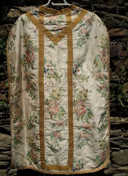 Chasuble (ornement blanc) (No 1)
