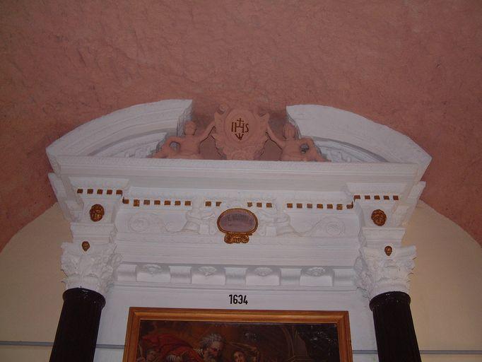 Vue d'ensemble du fronton.