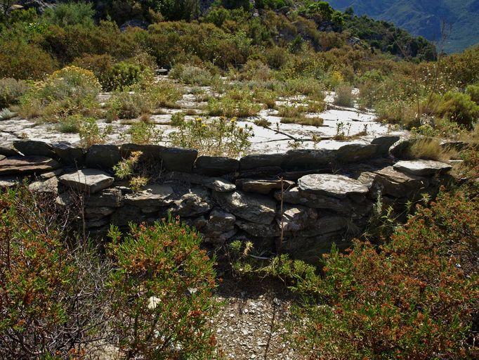 Vue partielle du mur de soutènement.