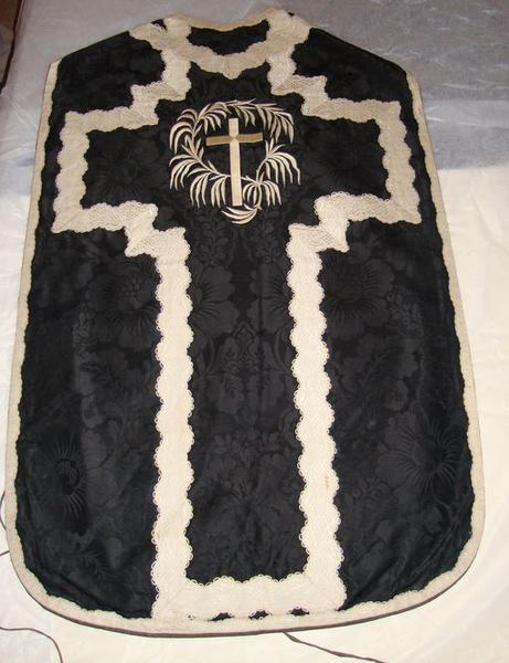 Chasuble, étole (ornement noir)