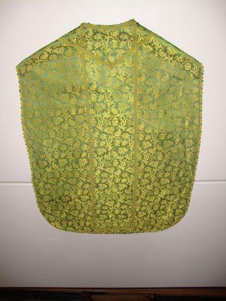 Chasuble, étole, manipule (ornement vert)