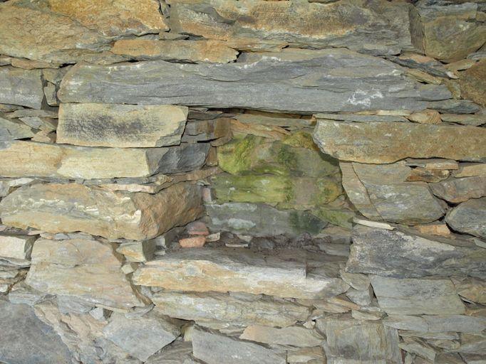 Niche ménagée dans l'épaisseur du mur.