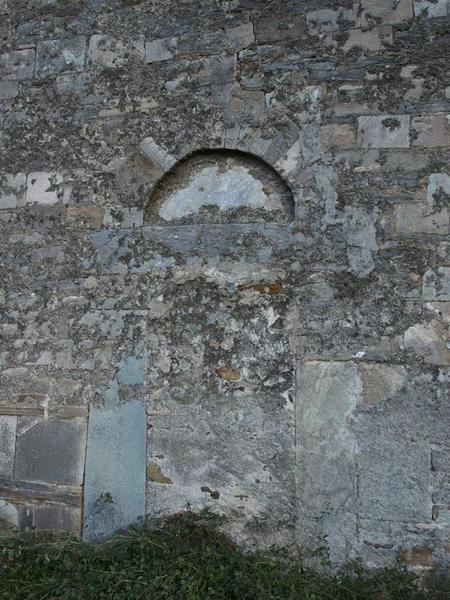Vue d'ensemble de l'ancienne porte principale.