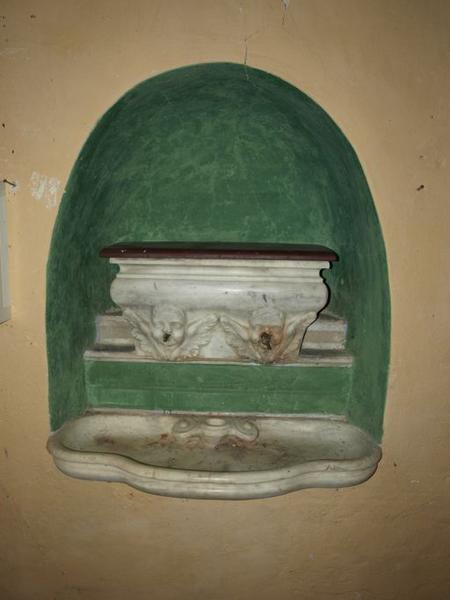 Fontaine de sacristie