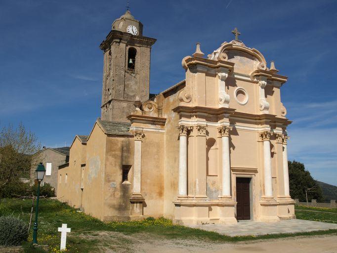 Vue d'ensemble de trois quarts gauche.