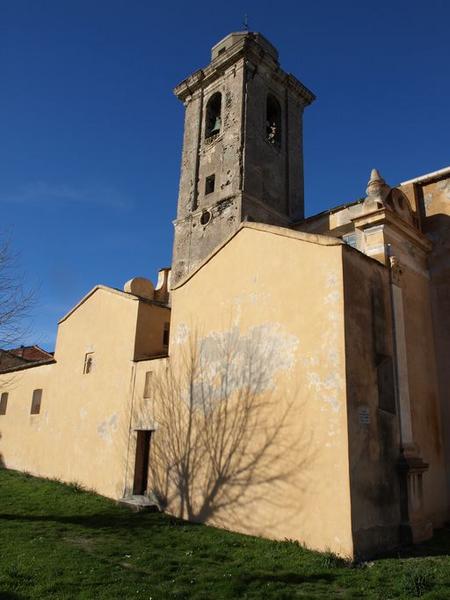 Vue partielle de l'élévation latérale gauche.