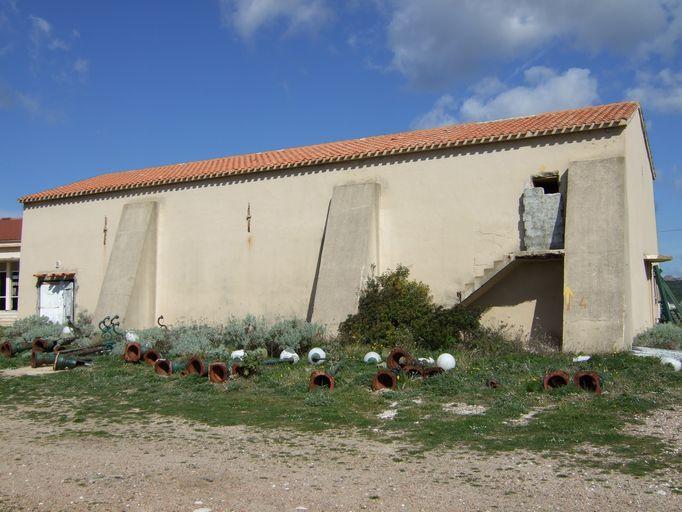 Église de confrérie de pénitents Saint-Barthélémy, puis magasin d'artillerie, puis cinéma