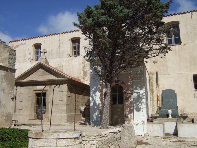 Vue de la partie du cimetière accolée à l'ancien couvent Saint-François.