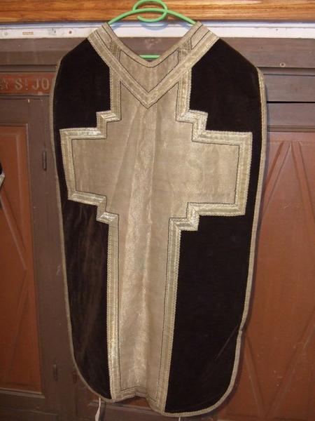 Bourse de corporal, voile de calice, chasuble, dalmatique, manipule (ornement noir) (No 4)
