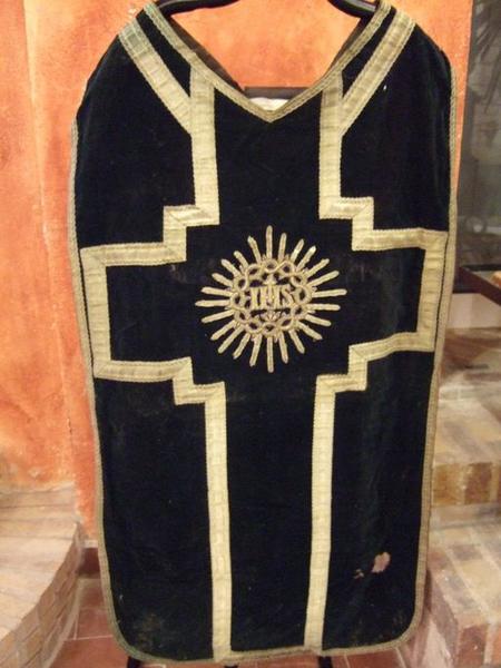 Chasuble (ornement noir) (No 5)