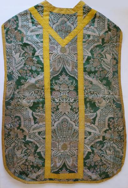 Ensemble de deux bourses de corporal, d'un voile de calice, de deux chasubles, d'une étole et d'un manipule (ornement vert) (No 3)