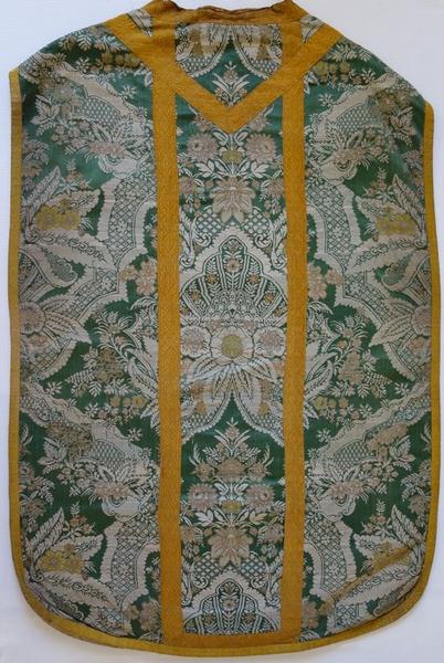 Vue d'ensemble de dos de l'autre chasuble.