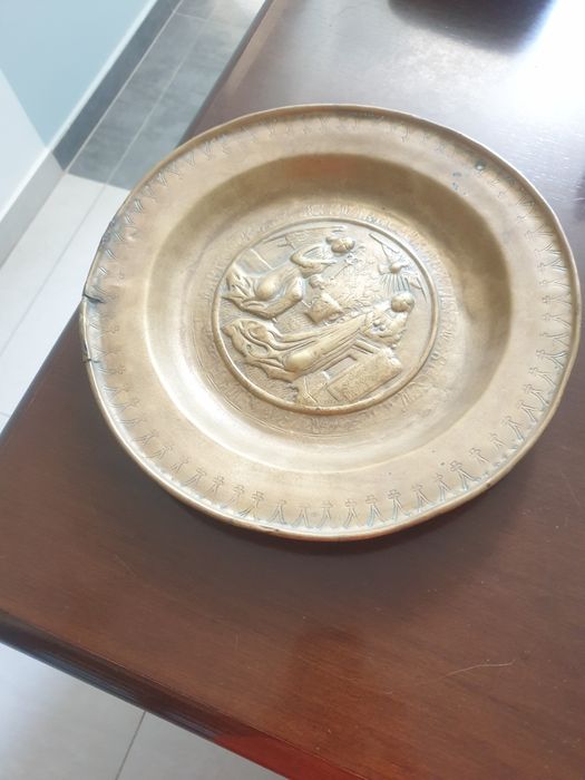 plat de quête avec figuration de l'Annonciation