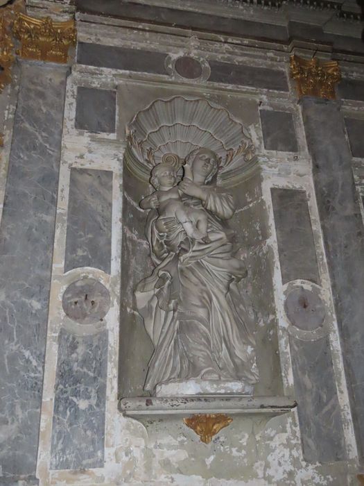 statue : Vierge à l'Enfant