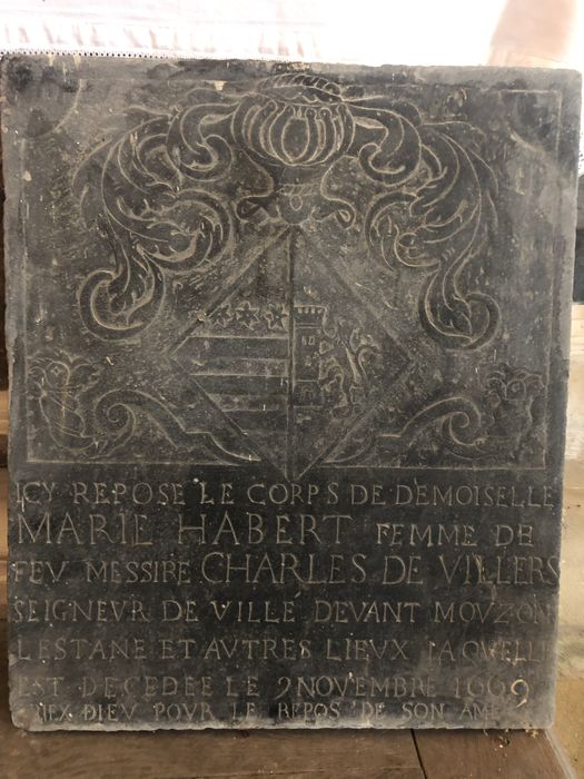 plaque funéraire de Marie-Habert, épouse de Charles de Villers