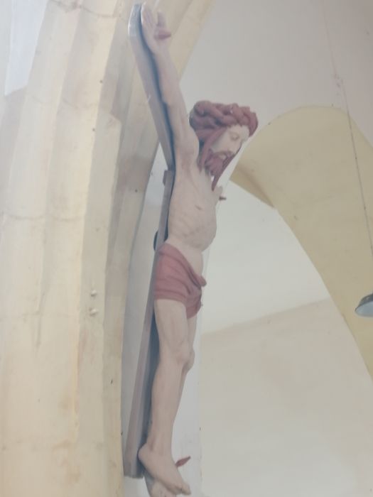 statue : Christ en croix