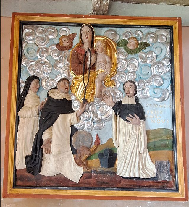 Bas-relief : Donation du Rosaire