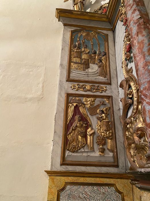 retable du maître-autel, détail de deux bas-reliefs