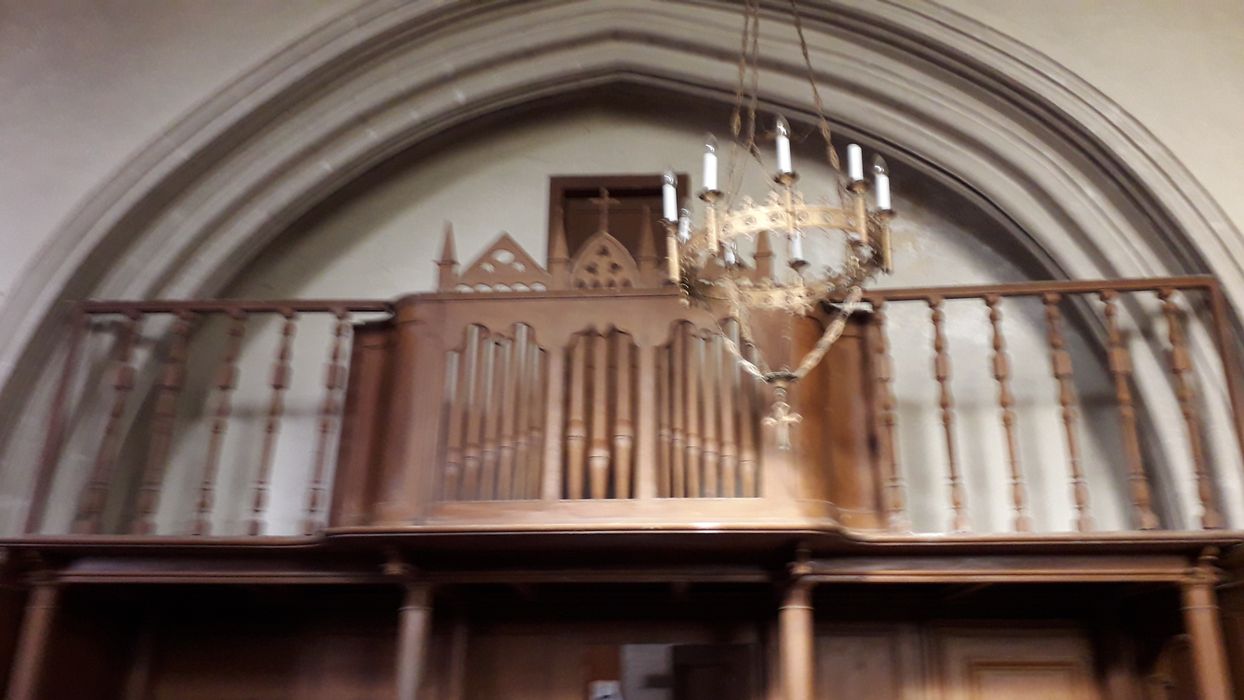 Tribune d'orgue et lambris de revêtement (boiseries)