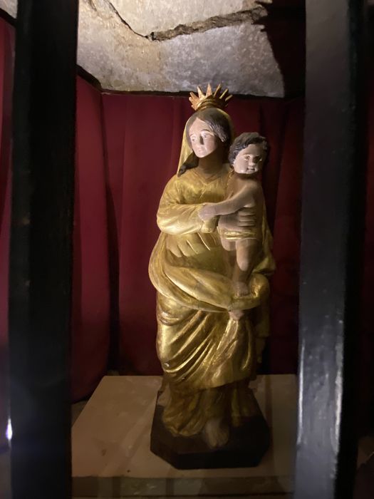 statue : Vierge à l'Enfant