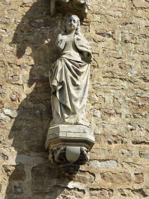 statue : Sainte non identifiée