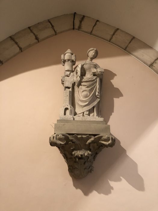 statue : sainte Barbe