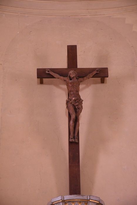statue : Christ en croix