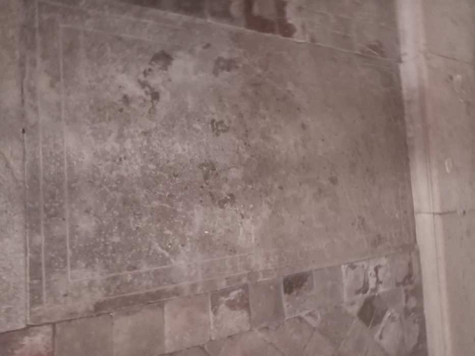 dalle funéraire de Jeanne de Saint-Pierre