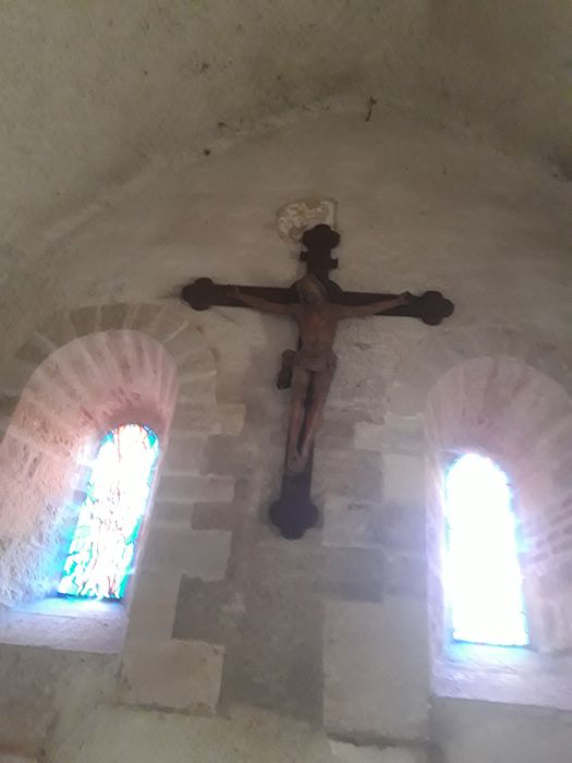statue : Christ en croix