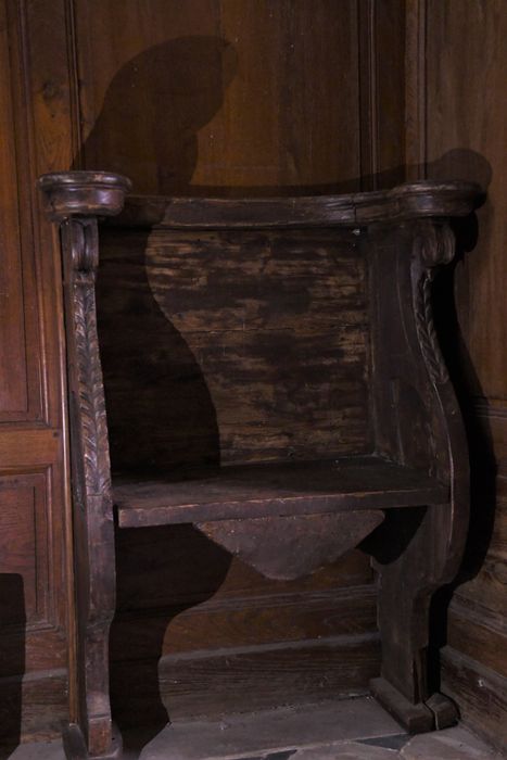 stalle de célébrant (stalle curiale)