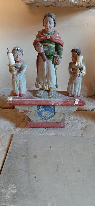 statues (statuettes) de bâton de procession : Saint Barthélémy et deux enfants de choeur