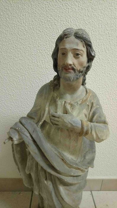 statue : Saint apôtre, vue partielle