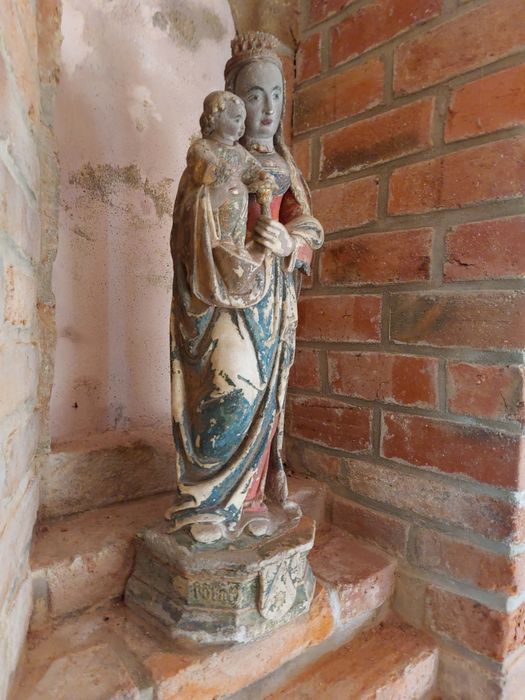 statue : Vierge à l'Enfant