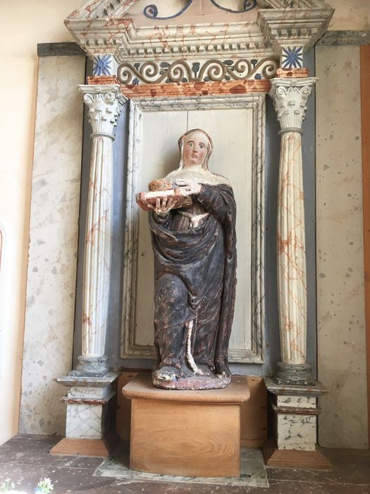 statue : Sainte Claire d'Assise