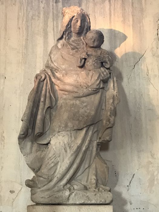 statue : Vierge à l'Enfant