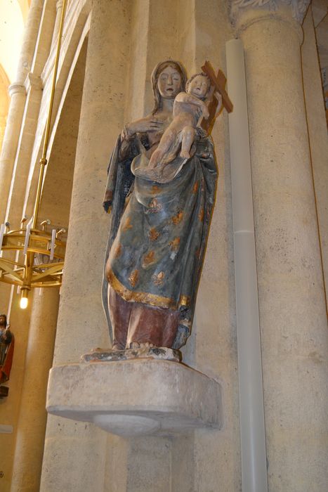 statue : Vierge à l'Enfant