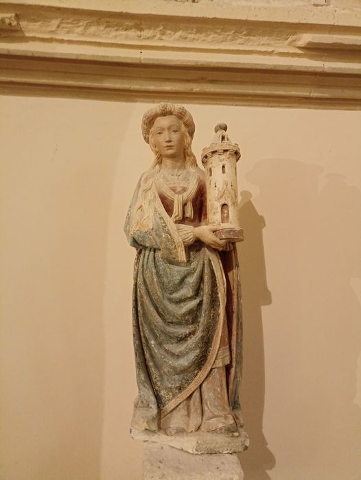 statue : sainte Barbe