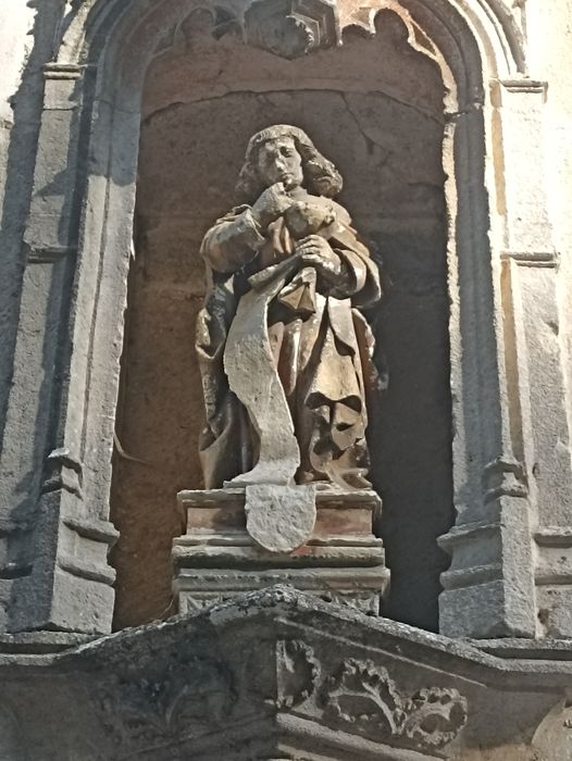 statue : saint Jean l'évangéliste