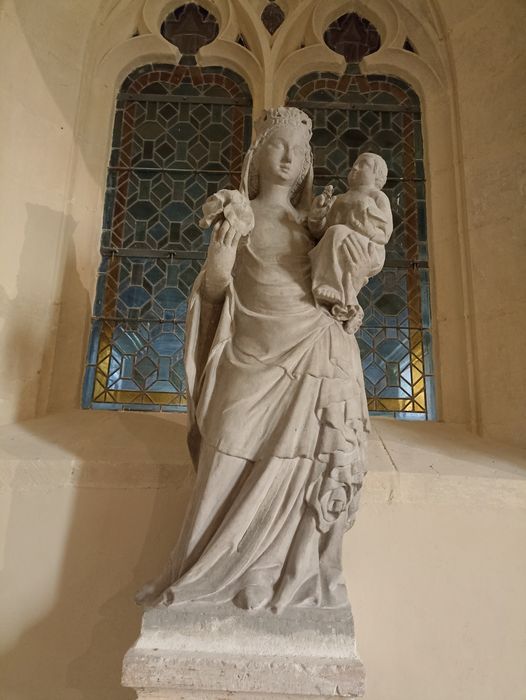 statue : Vierge à l'Enfant