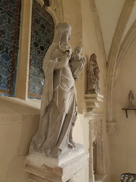 statue : Vierge à l'Enfant