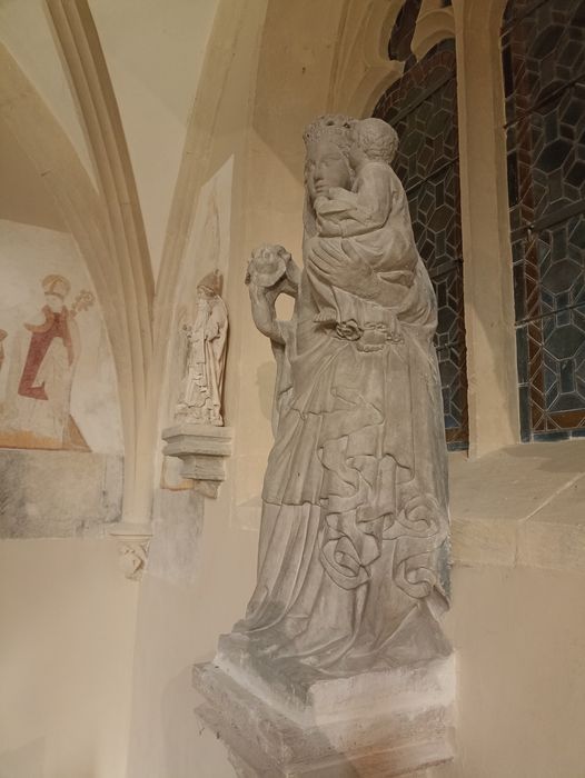 statue : Vierge à l'Enfant