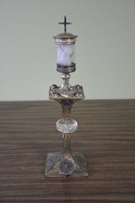 reliquaire-monstrance (reliquaire pédiculé à monstrance cylindrique verticale)