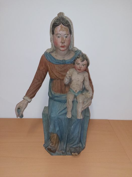 statue : Vierge à l'Enfant assise
