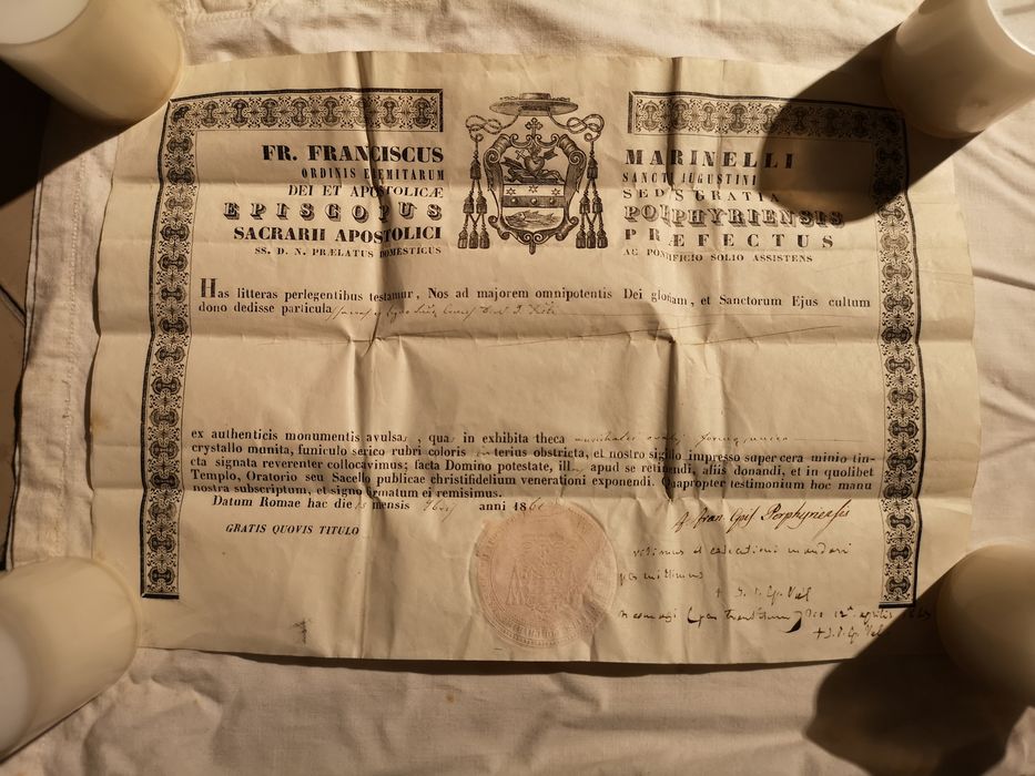 croix-reliquaire, détail du document accompagnant le reliquaire - © Ministère de la Culture (France), Collectif Objets – Tous droits réservés