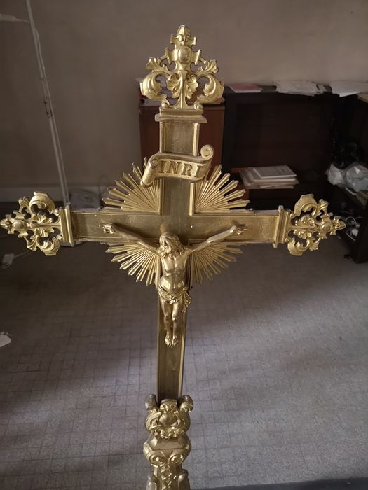 croix d'autel (garniture d'autel n°2), vue partielle