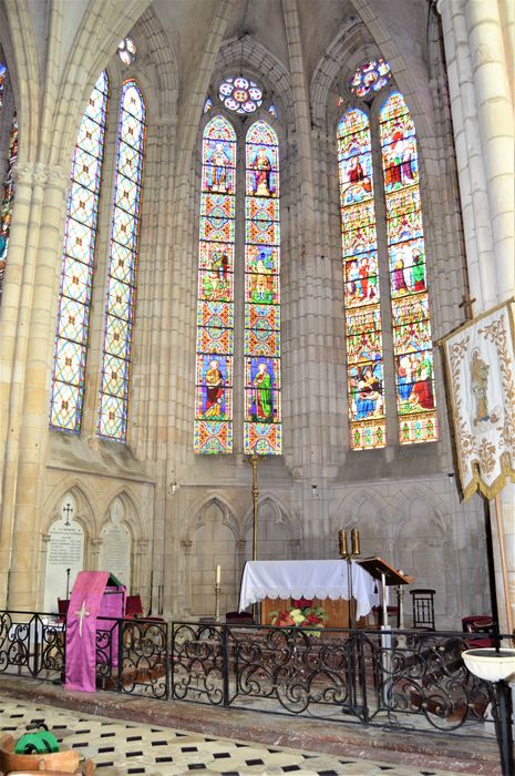 clôture de choeur (table de communion)